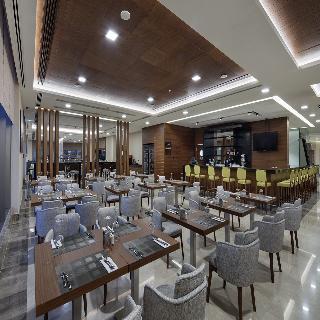 Hilton Garden Hotel 4*